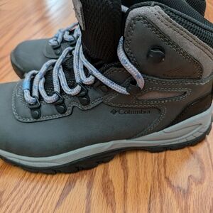 Columbia Women's Waterproof Hiking Boots Size 6.5
